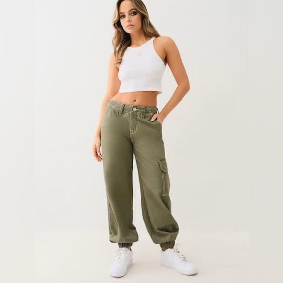 True Religion BOBBI BAGGY CARGO JOGGER- Bramd New With Tags —-cutest joggers - Picture 1 of 10